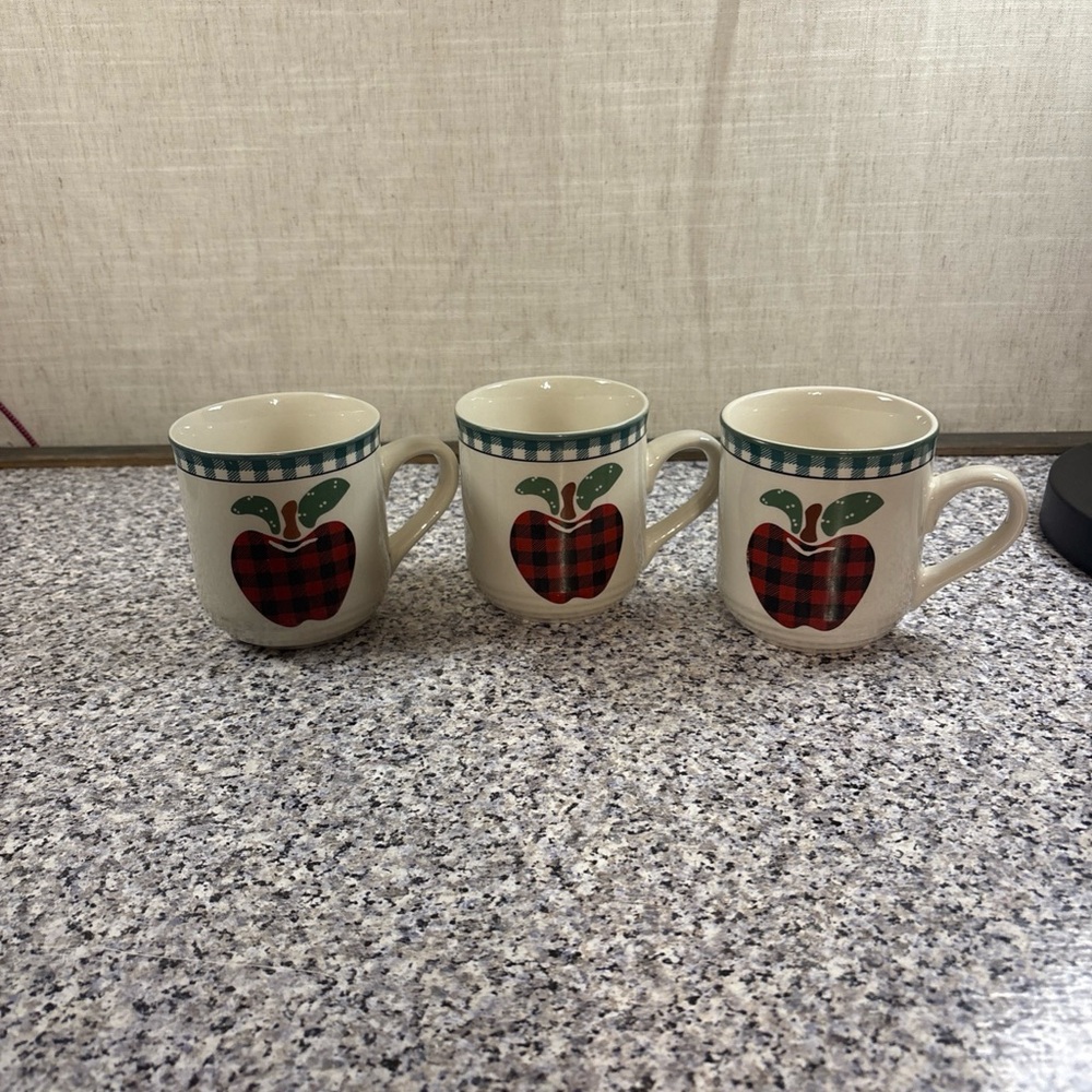 LOT OF 3 INTERNATIONAL CHINA INGLEMAN DESIGNS APPLEJACK COFFEE CUPS MUGS.